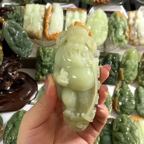 岫岩河磨玉（透闪石质玉）手把件未镶嵌彩**煌