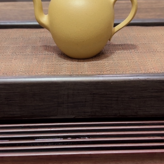 紫砂茶壶黄龙大水潭原矿本绿半手工（200 cc）