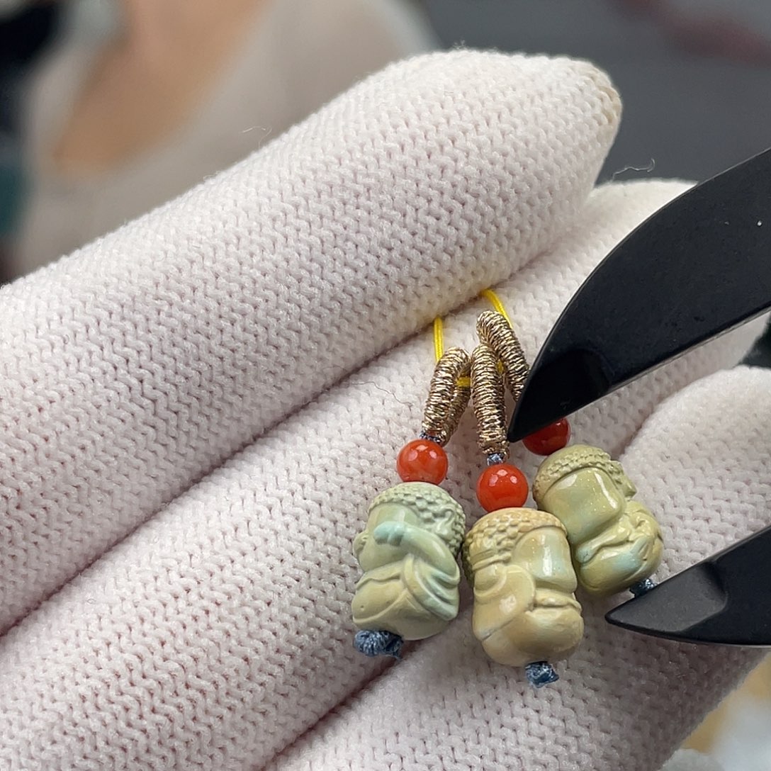 绿松石未镶嵌挂件