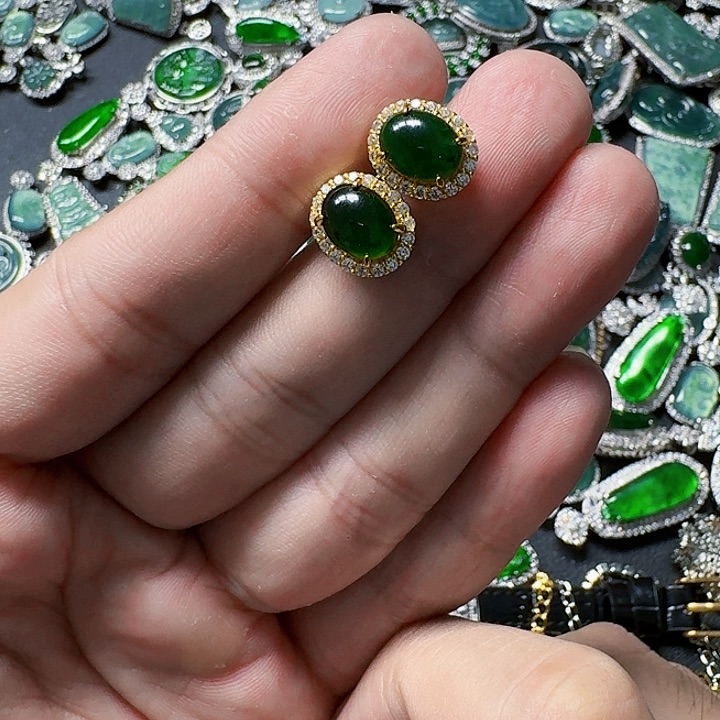 翡翠颈饰未镶嵌天然A货翡翠放漏