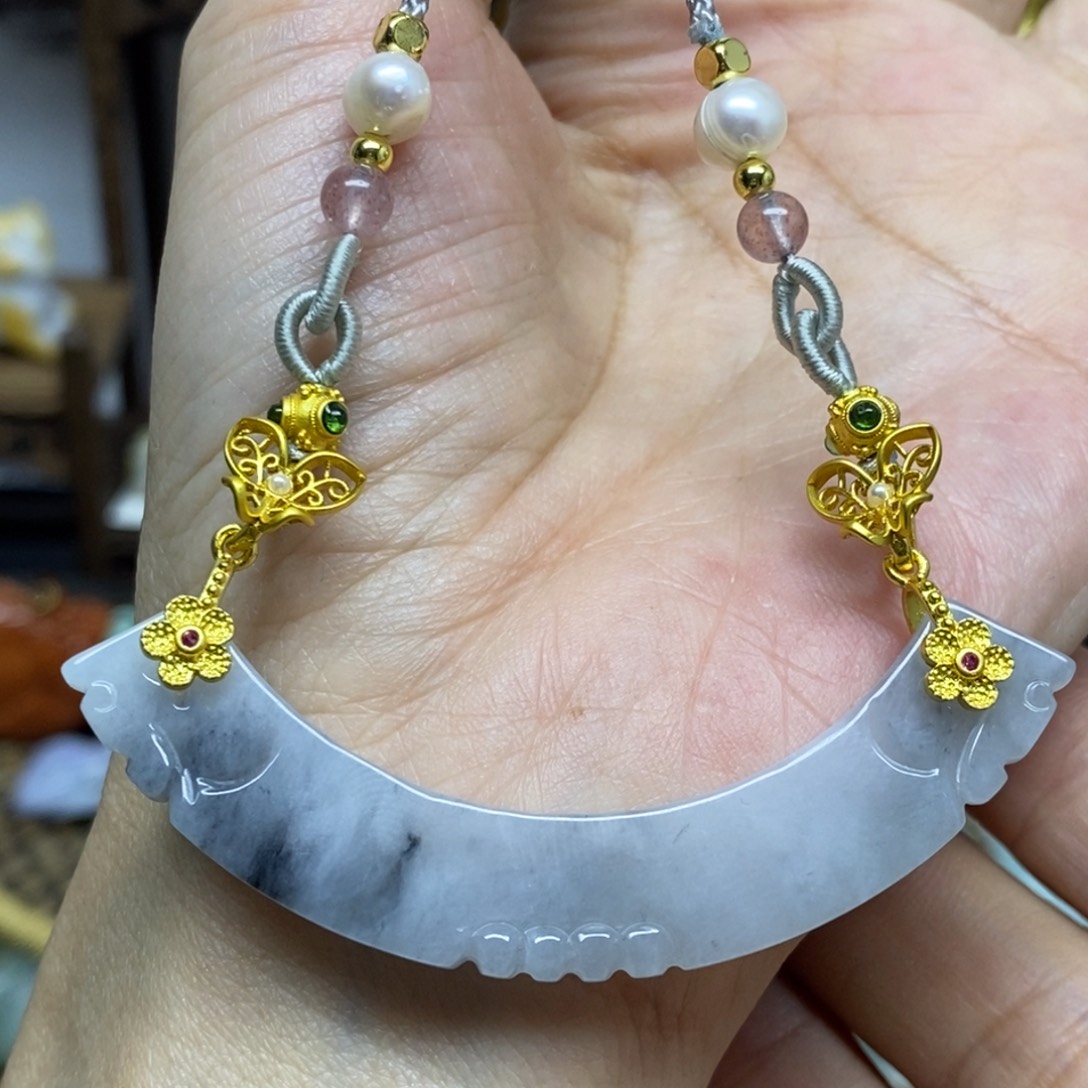 翡翠颈饰未镶嵌翡翠