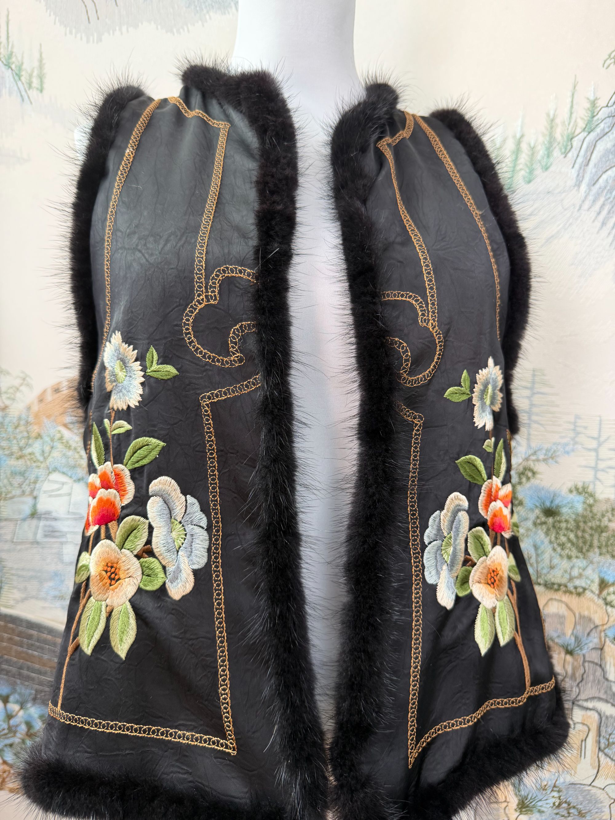 《喜上眉梢》2025新款马甲新中式女式夹棉国风刺绣马甲中国风绣花