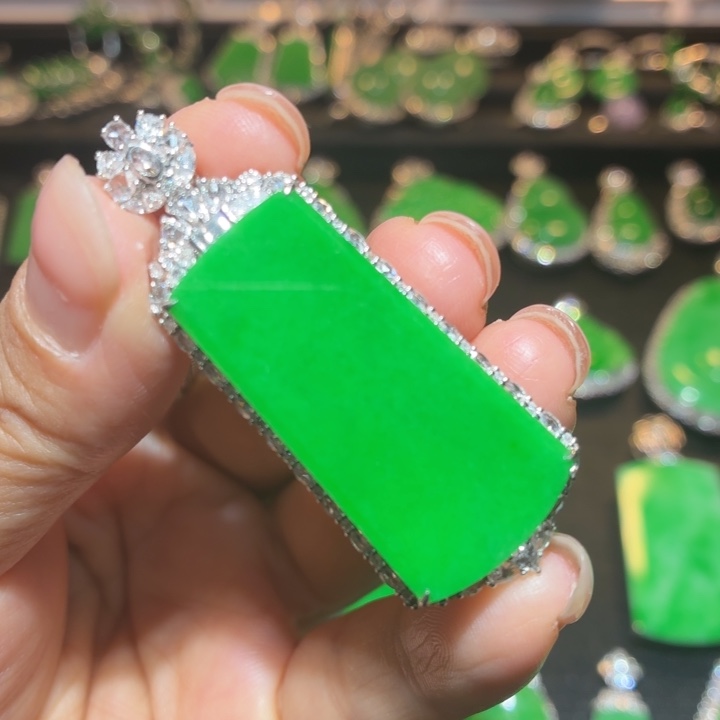 翡翠18K金镶嵌吊坠(不含链)翡翠