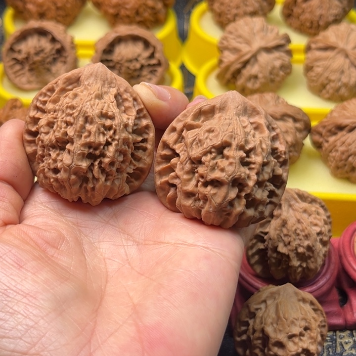 用***4桃核吊坠43全品官帽