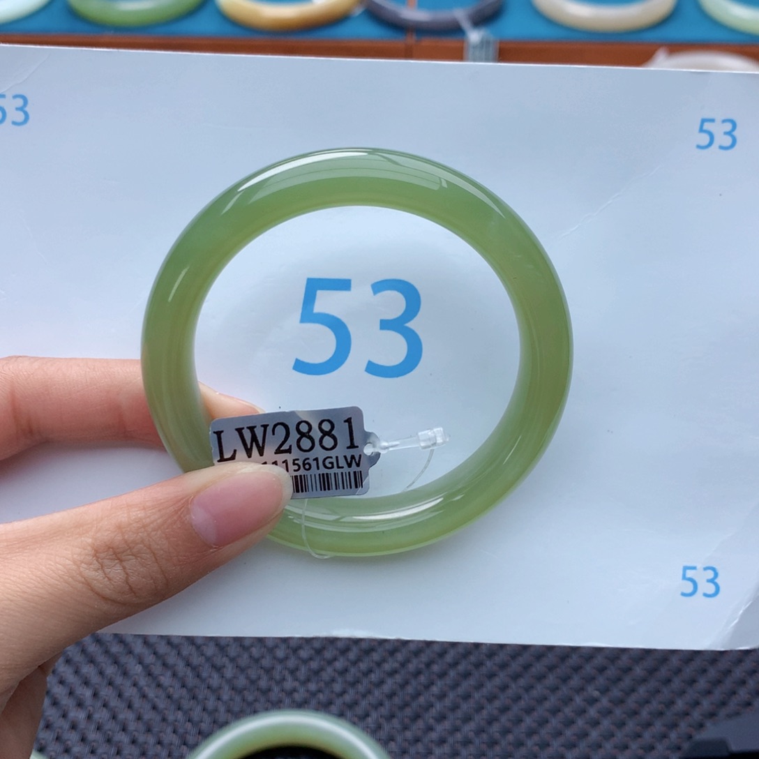 l***i和田玉未镶嵌手镯