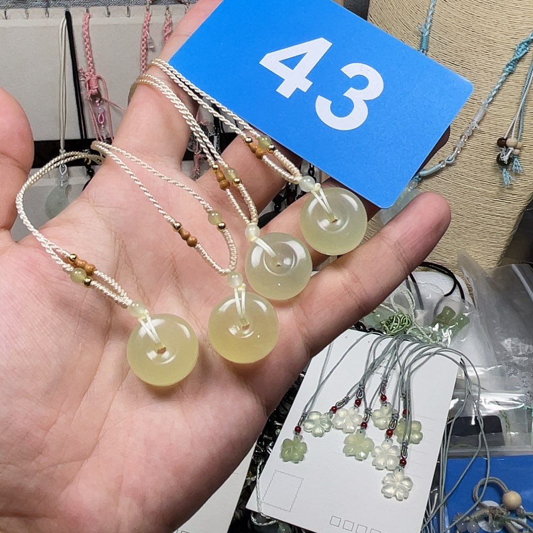 蛇纹石玉合金颈饰