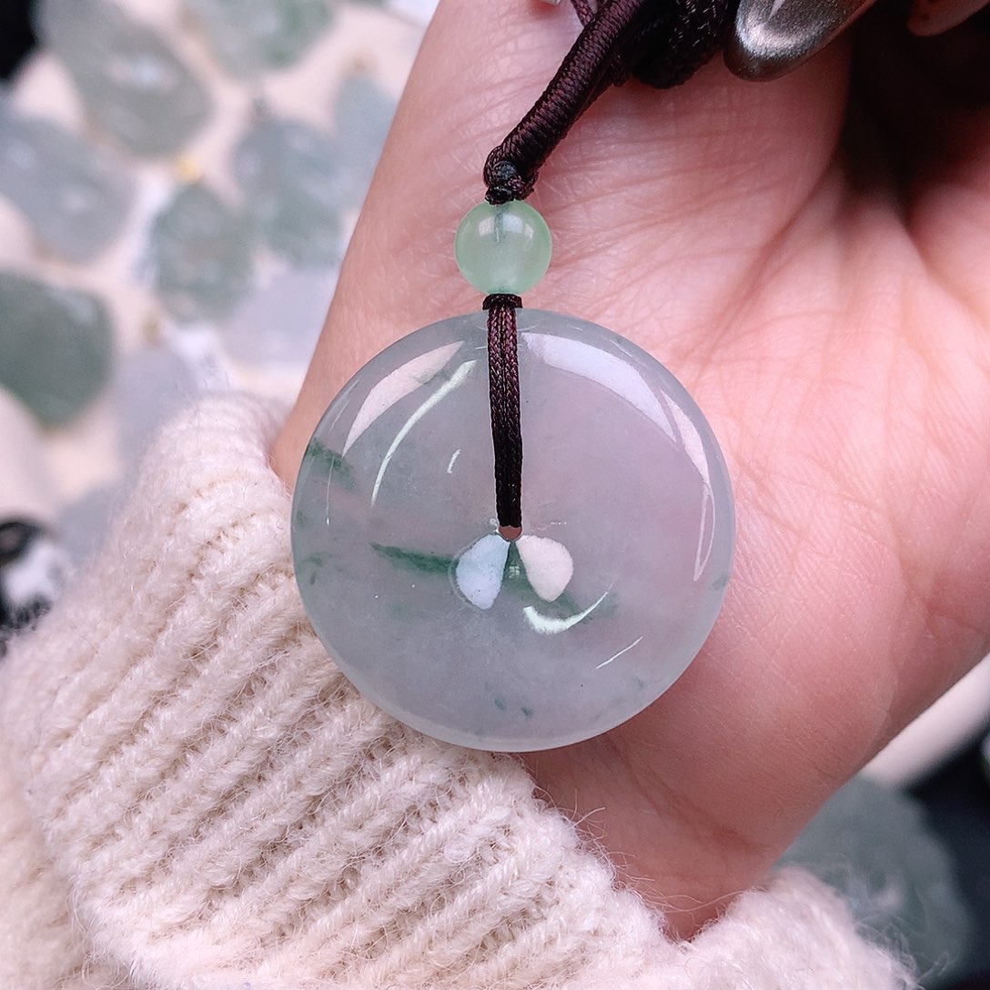 翡翠颈饰未镶嵌w**k飘花扣29、5.8