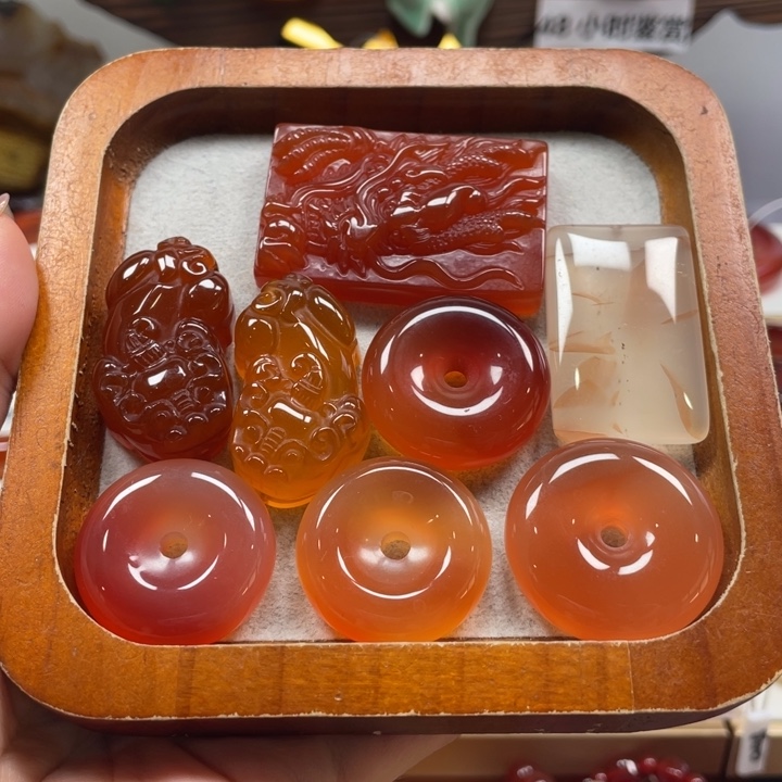 玛瑙/玉髓手镯未镶嵌