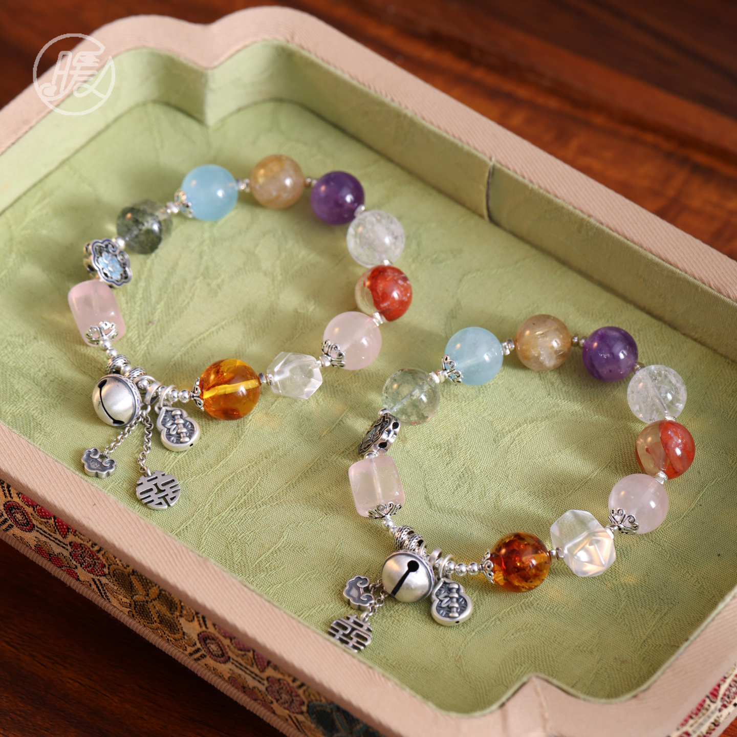 Nuanyan/暖言单圈多宝水晶手串搭配葫芦铃铛吊坠F6088多样性发一