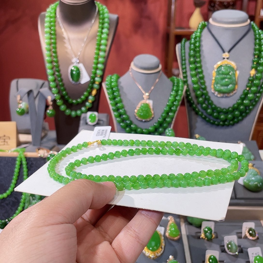 和田玉（碧玉）18K金镶嵌颈饰