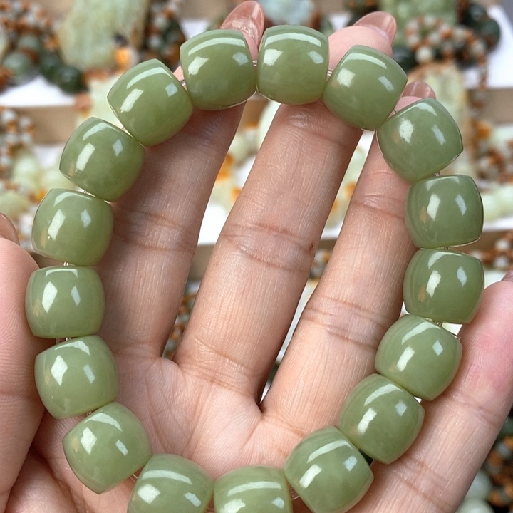 【闪购商品】透闪石质玉手串未镶嵌