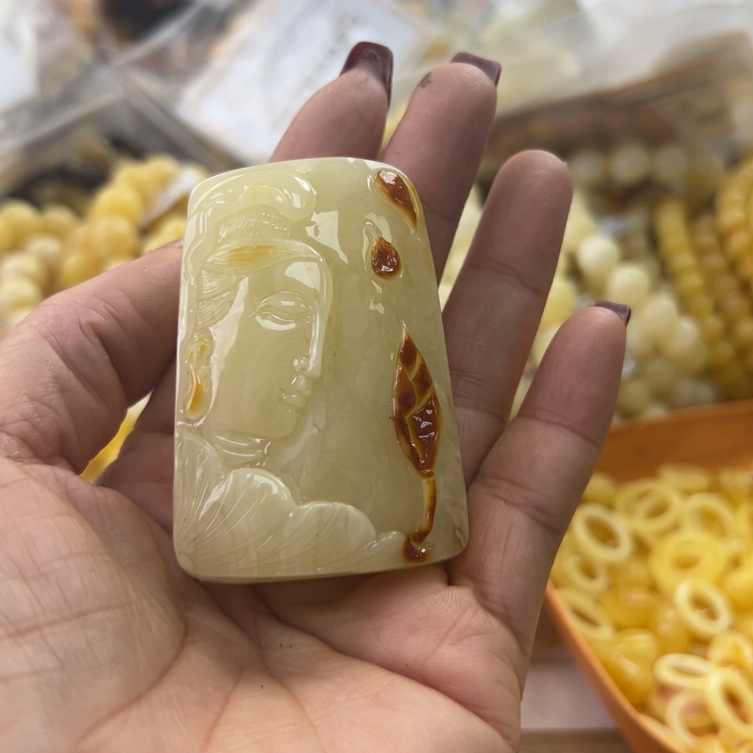 琥珀珠宝奇石未镶嵌