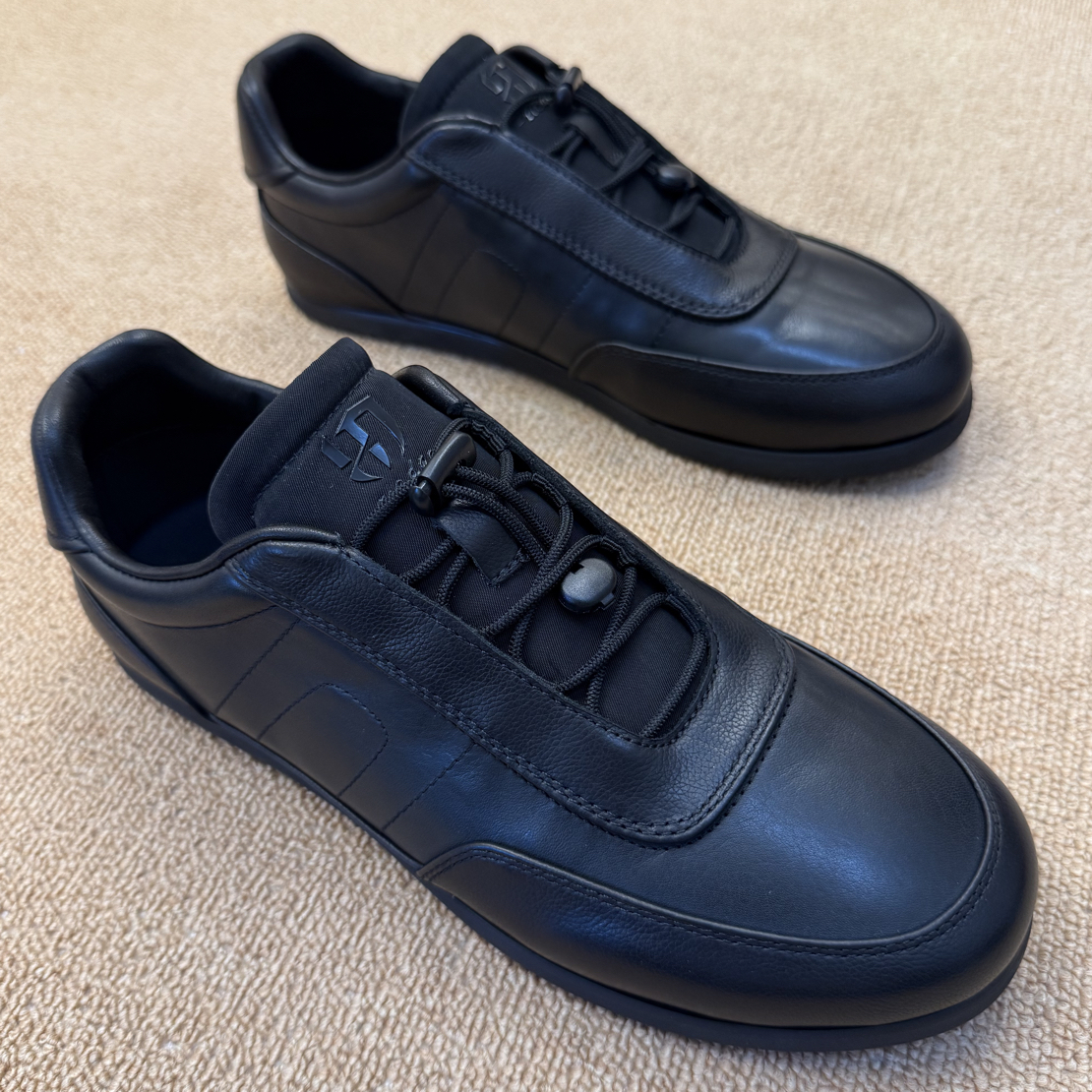 喜哥推荐广州黑色男士休闲鞋82-2秋季新款