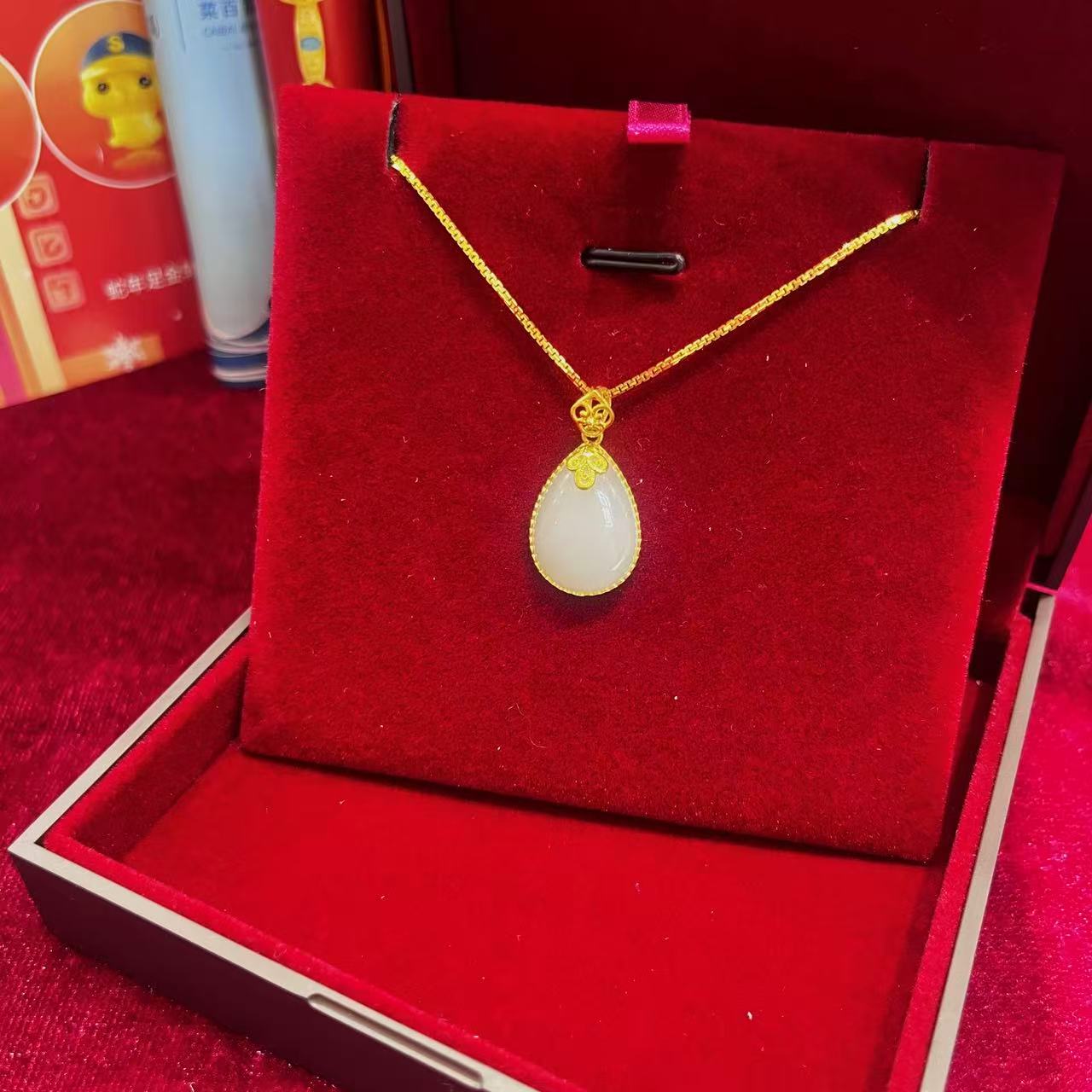 CBAI/菜百DBWD足金和田玉挂坠 水滴款 精致小巧款不含链（勿下架）
