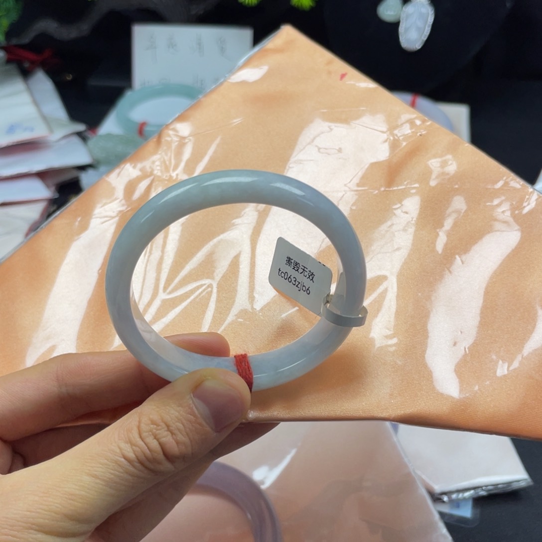 未镶嵌手镯翡翠天然翡翠手镯