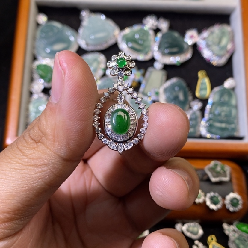 【闪购商品】翡翠项链未镶嵌天然