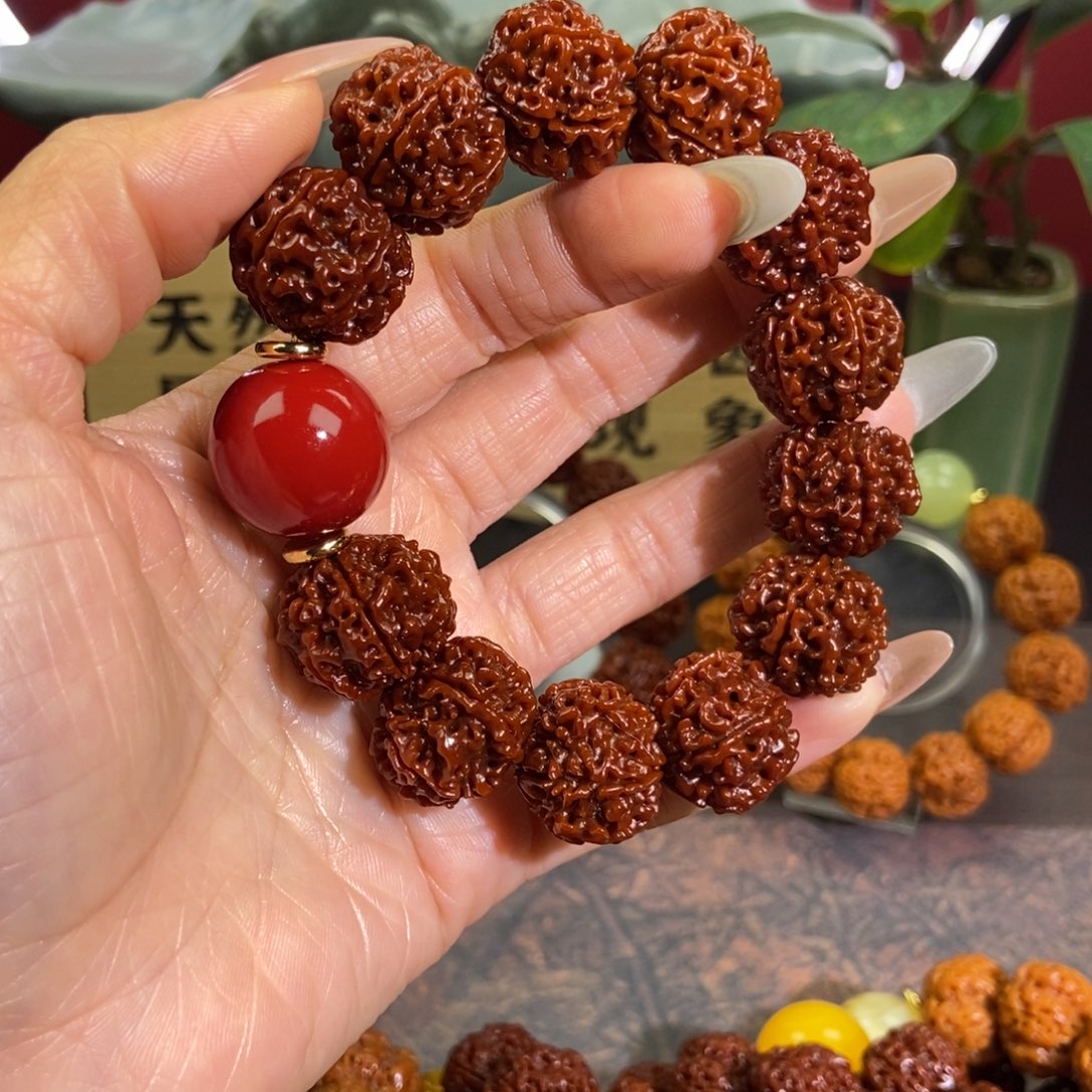 金刚菩提吊坠620红。