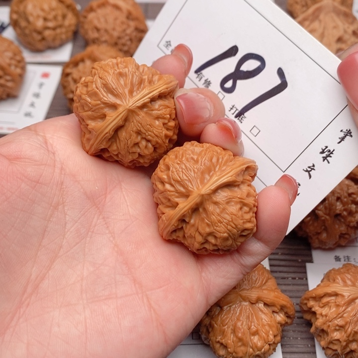 文玩核桃吊坠36宫灯187