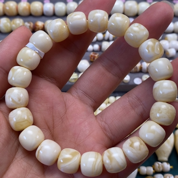 未镶嵌蜜蜡裸石老型