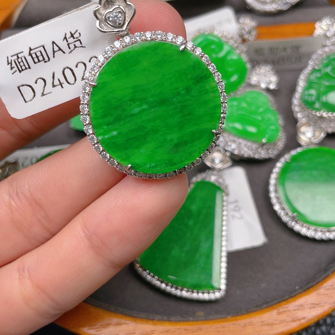 【闪购商品】翡翠吊坠(不含链)银S925镶嵌