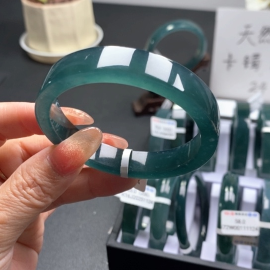 翡翠手镯未镶嵌54尺寸