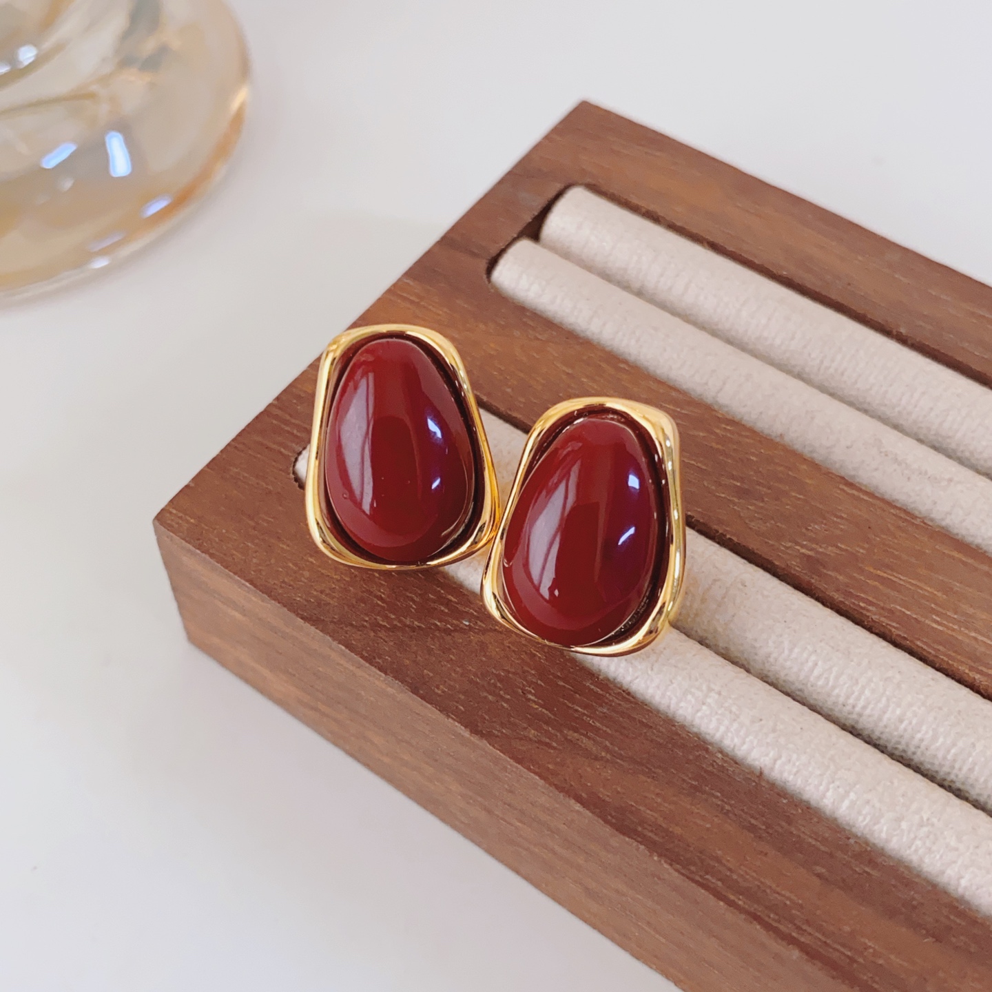 铜合金树脂耳饰 秋冬红色树脂耳钉 时髦百搭s925银针显白气质441