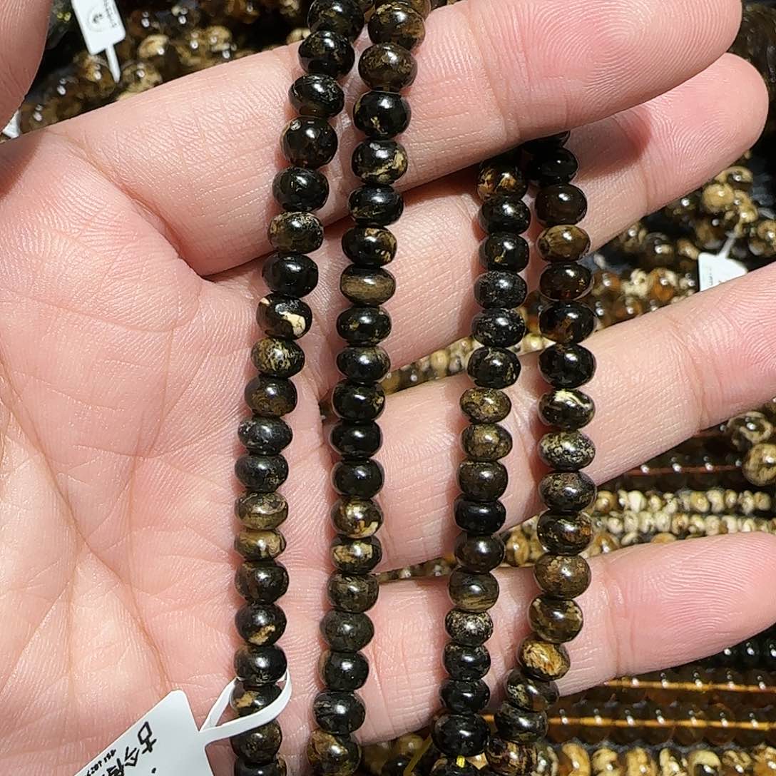 琥珀颈饰未镶嵌秦*抚顺琥珀