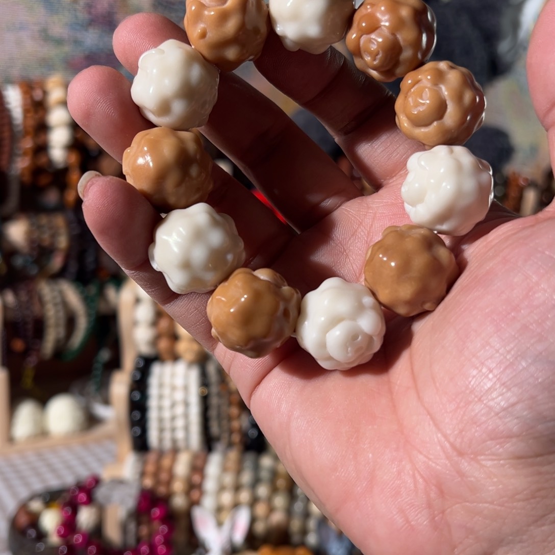 木想****航22小羊牙果原果雕刻11颗