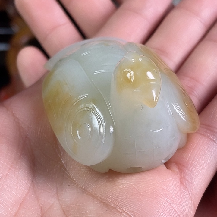 行***者和田玉未镶嵌挂件