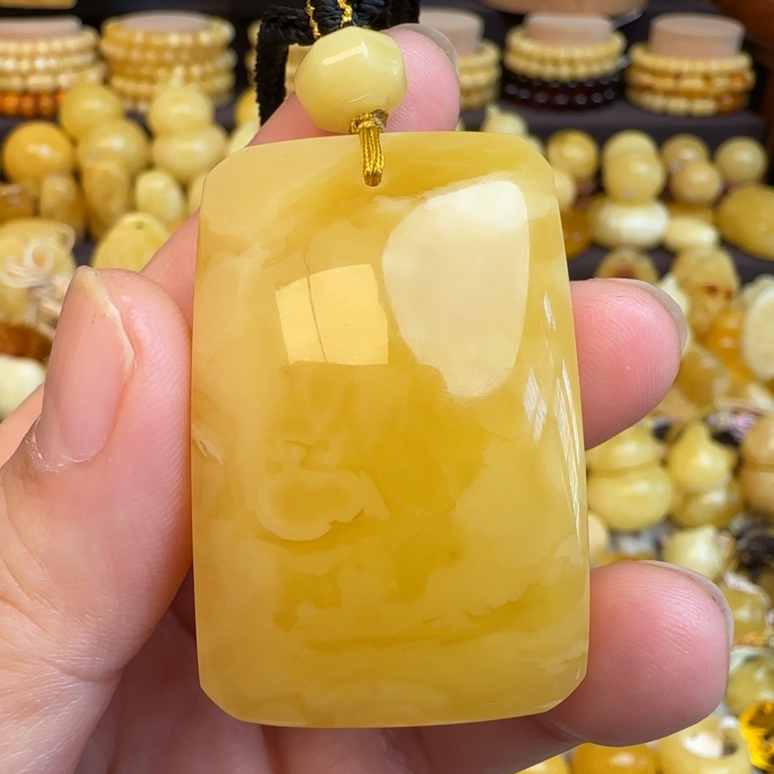 琥珀未镶嵌套链天然俄料浓蜡妖花蜜蜡无事牌吊坠