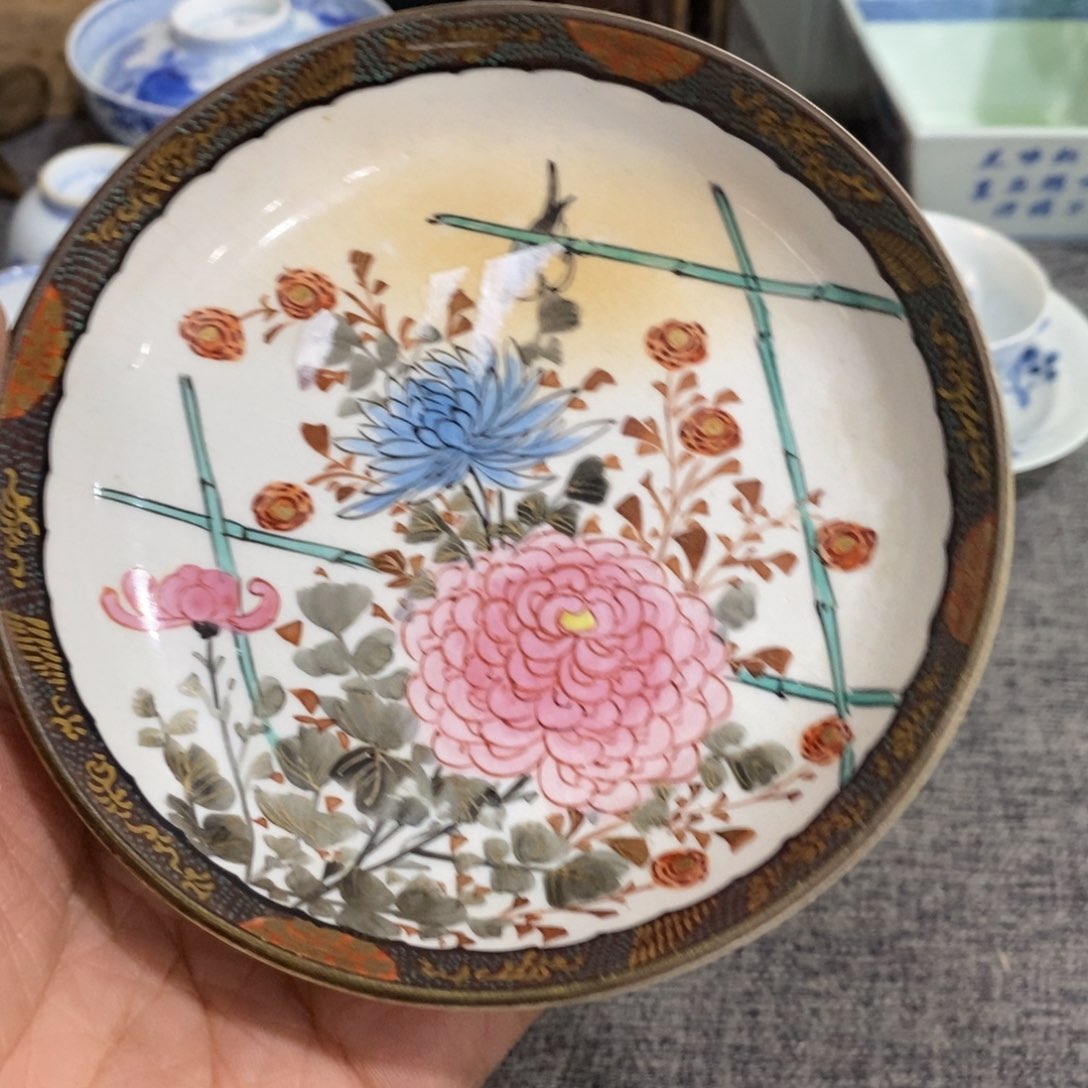 瓷片非常漂亮好看的花瓶