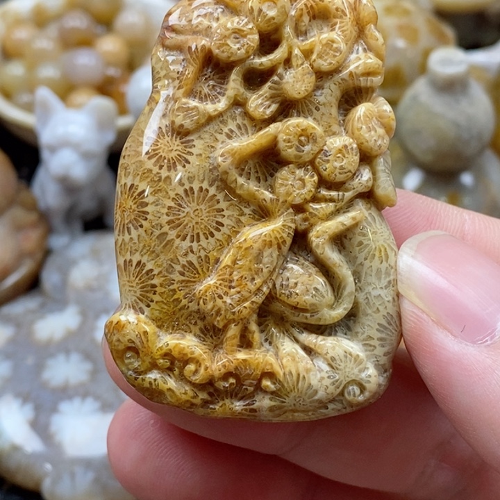 石英质玉颈饰未镶嵌