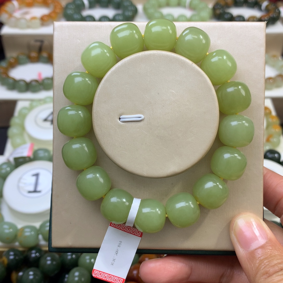 随***风和田玉未镶嵌手链