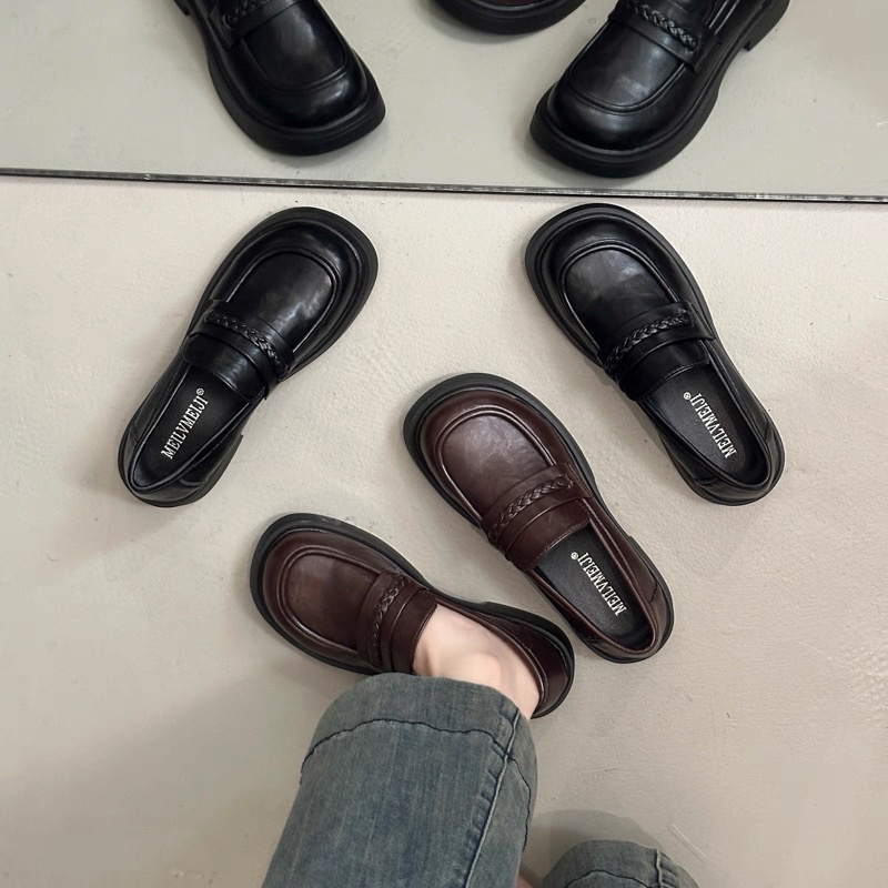 英伦风圆头乐福鞋女一脚蹬平跟百搭显瘦单鞋2026春新款编织小单鞋