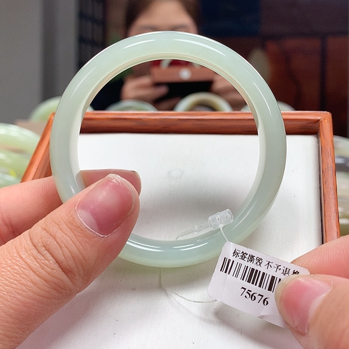 和田玉手镯未镶嵌52