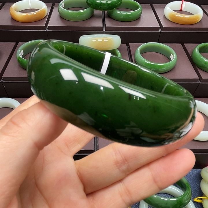 和田玉未镶嵌手镯62口径