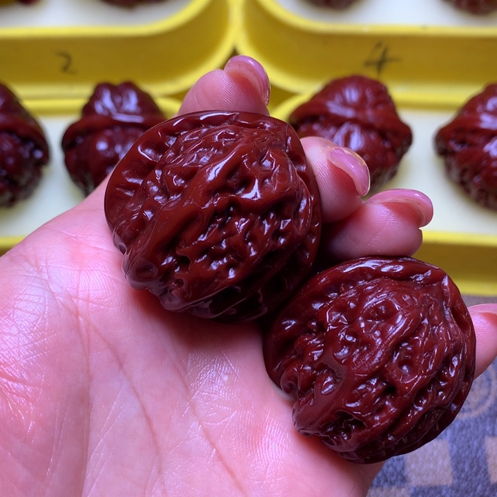 文玩核桃吊坠白狮子37