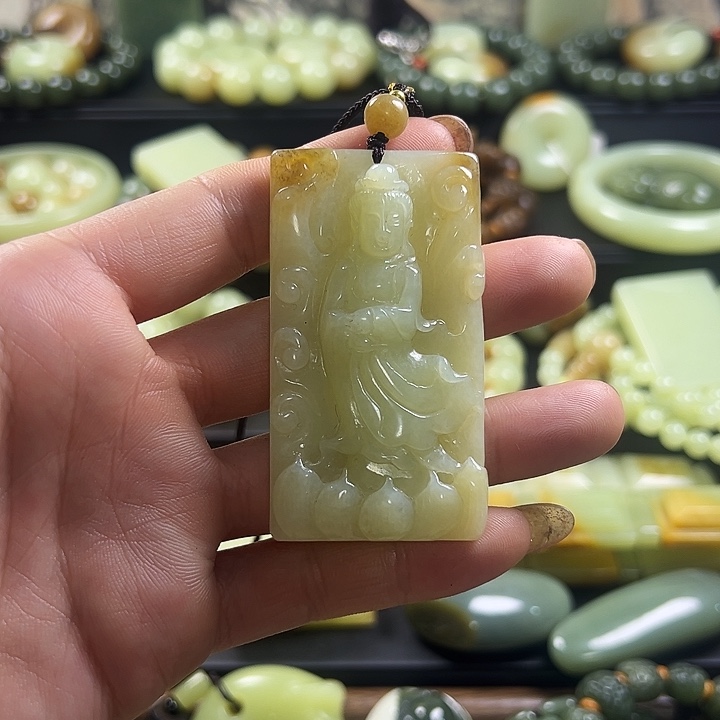 岫岩老玉（透闪石质玉）未镶嵌颈饰