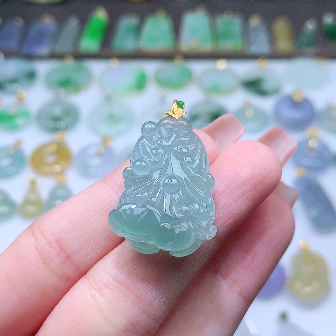 翡翠未镶嵌颈饰翡翠