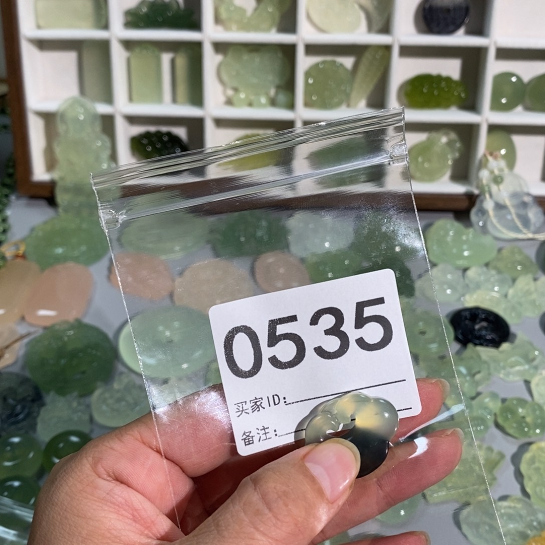 心***成岫玉合金颈饰精美礼品