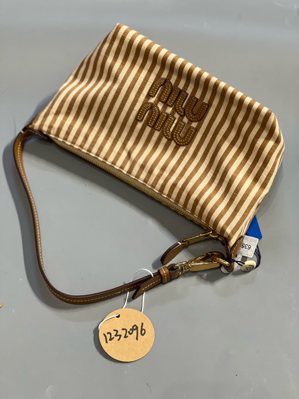 95新 MIU MIU/缪缪 夏七中古/MiuMiu帆布条纹饭盒单肩包/1232096
