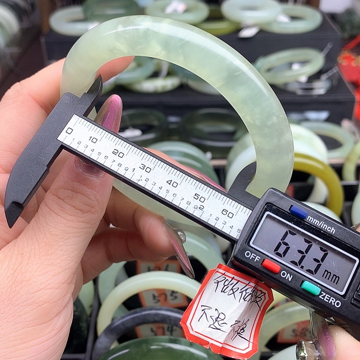 蛇纹石玉手镯未镶嵌563