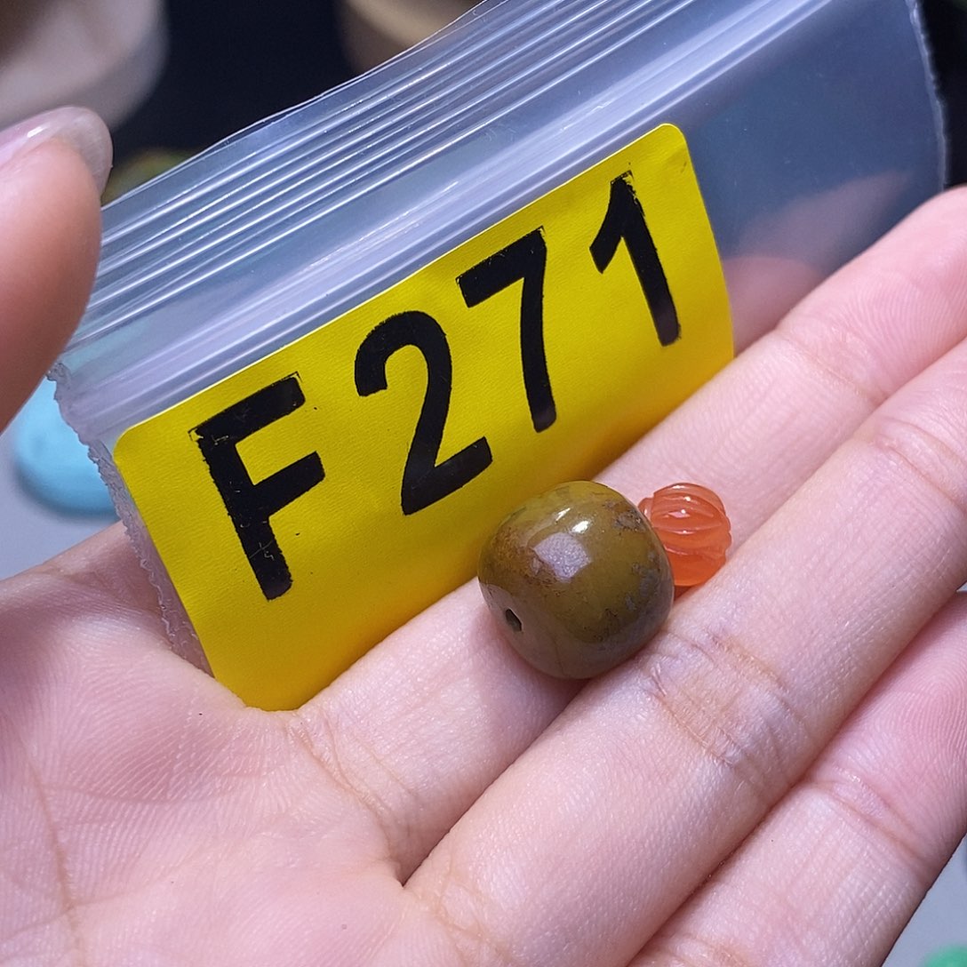 南红玛瑙未镶嵌珠宝奇石