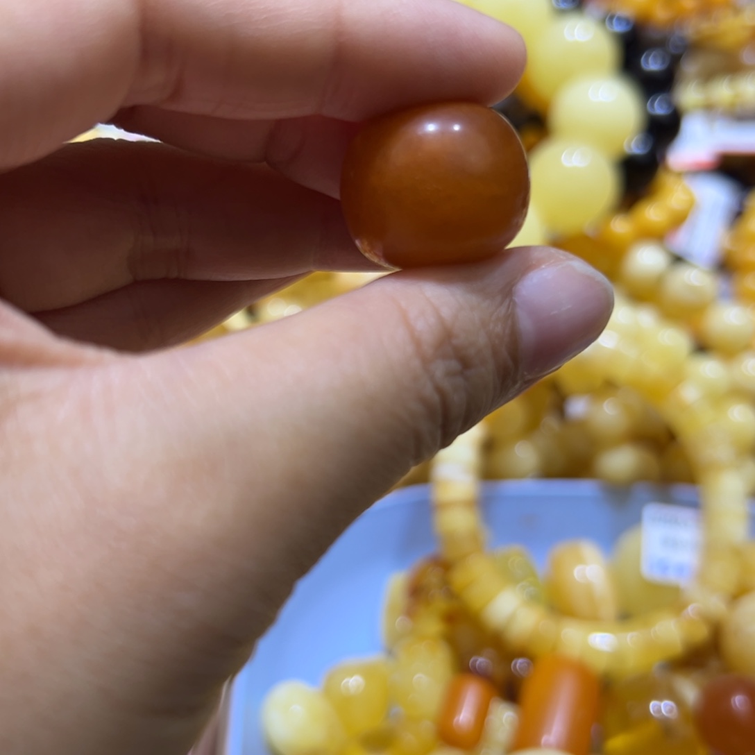 琥珀珠宝奇石未镶嵌