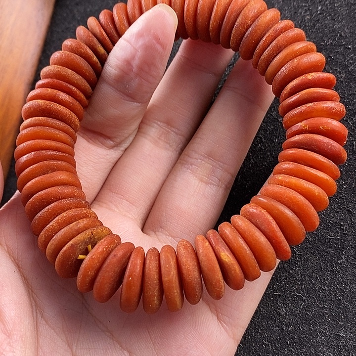 蜜蜡未镶嵌珠宝奇石