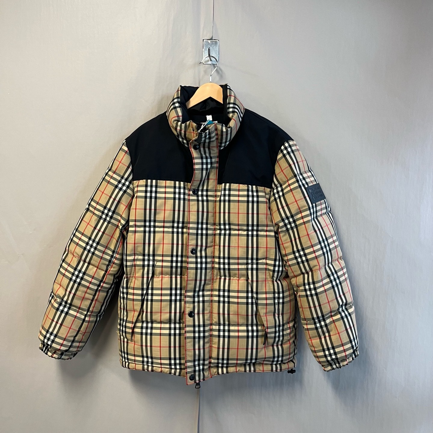 99新 BURBERRY/博柏利 格纹双面穿立领保暖长袖羽绒服 m码 #7060