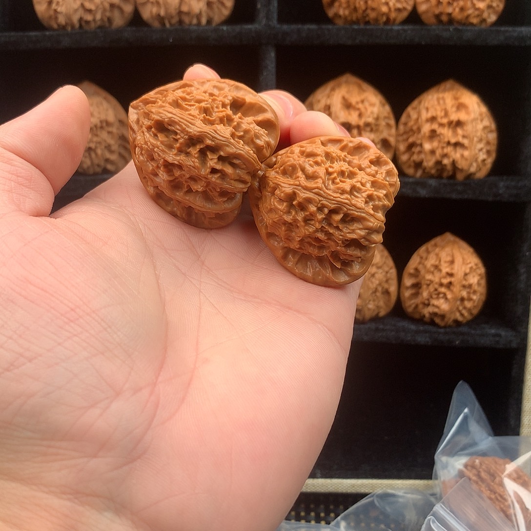 我***乐文玩核桃吊坠角白156