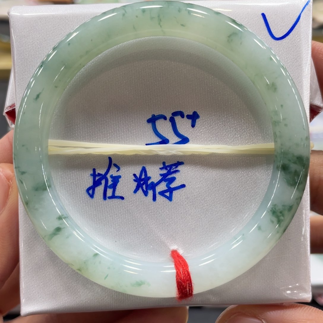 翡翠未镶嵌手镯翡翠手镯