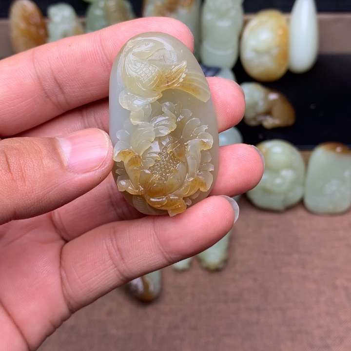 和田玉（糖玉）未镶嵌颈饰