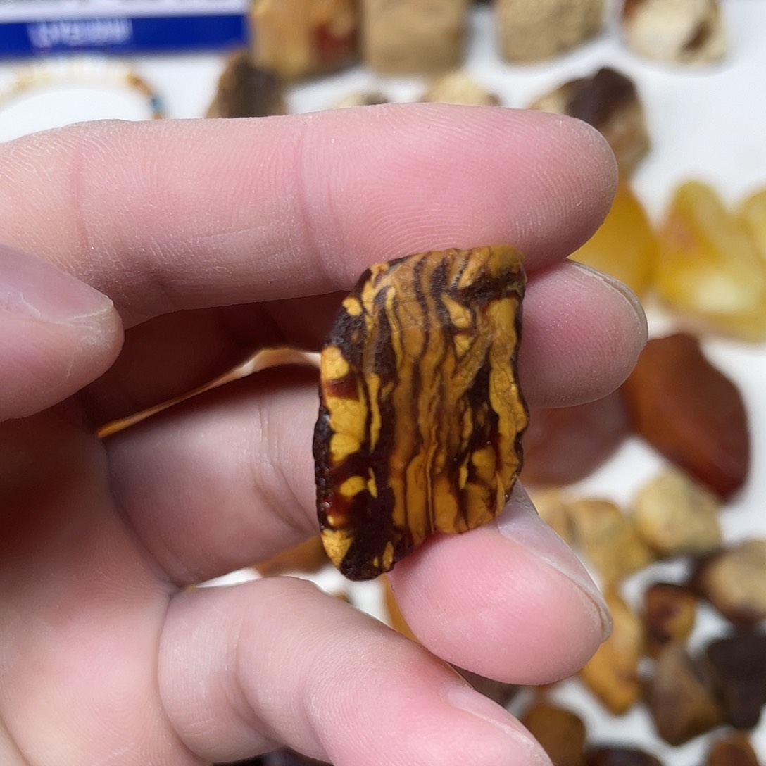 定制琥珀未镶嵌原矿蜜蜡